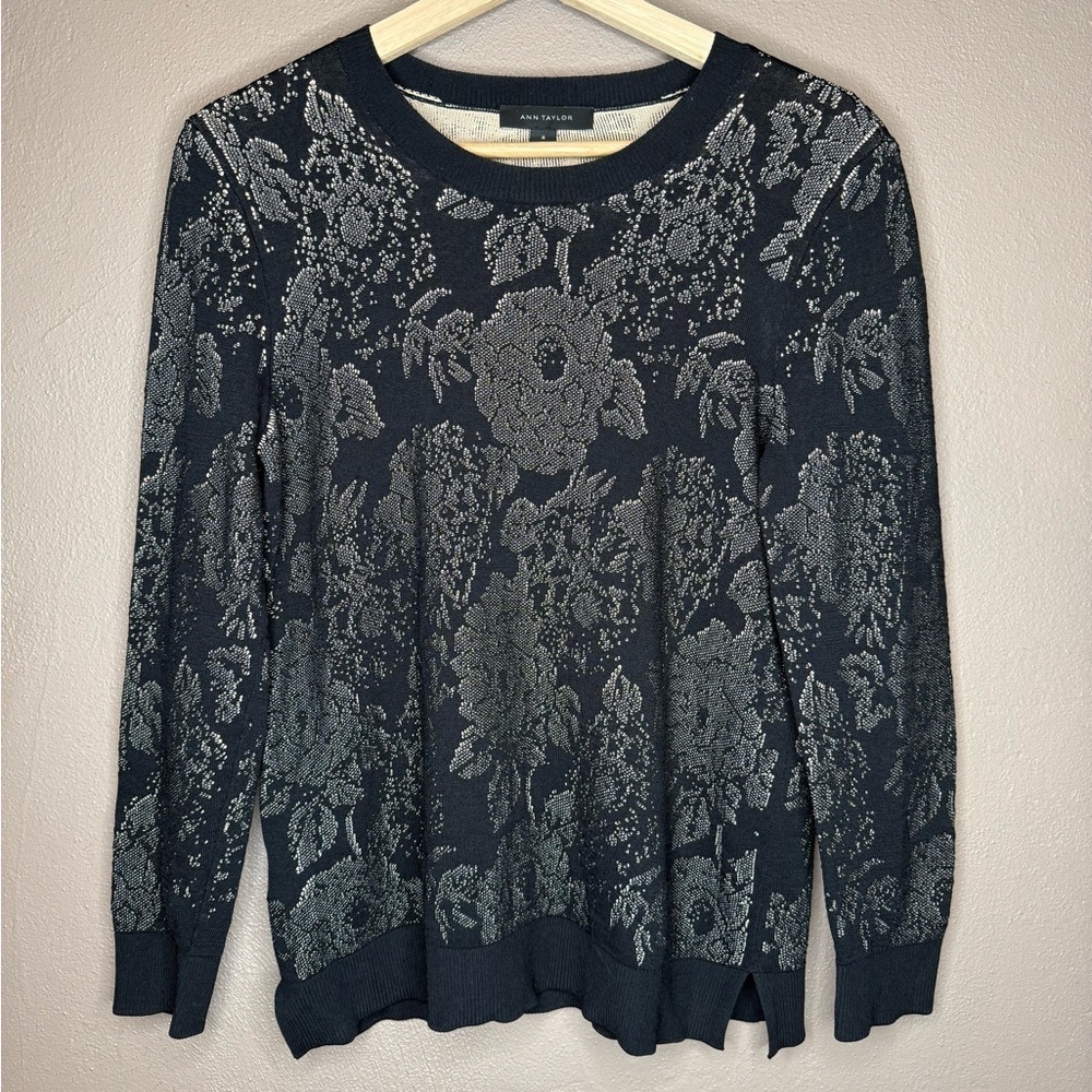 Ann Taylor Black and Cream Floral Patterned Crew Neck Sweater Size Medium Boho - Picture 3 of 16